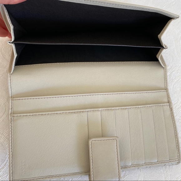 GUCCI Guccissima Bow Signature Wallet - Picture 6 of 14